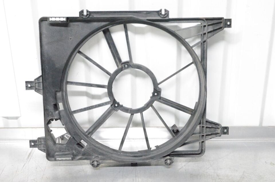 Clio 3-III Modus Fan Motor Şasesi Davlumbazı (2004-2010) 7701063956 -Orjinal Yedek Parça