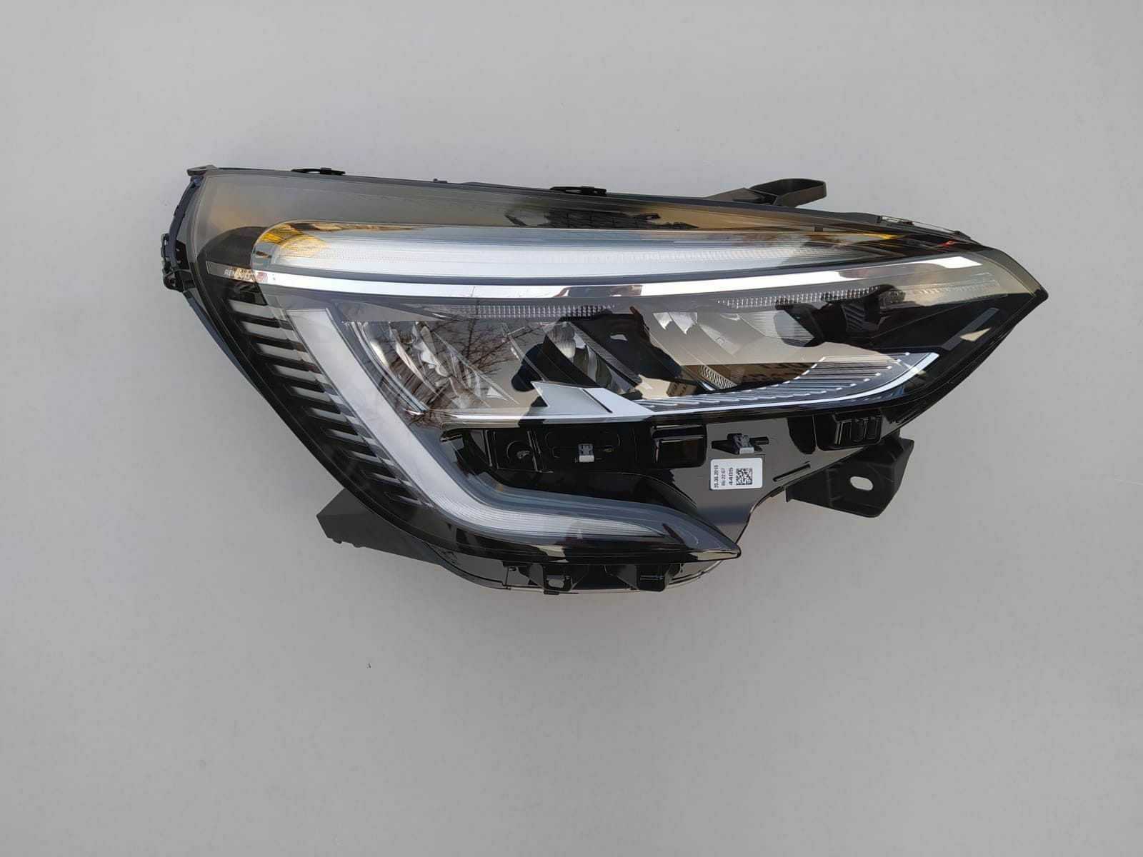 Clio 5-V Sağ Far Lambası Ledli İcon 2020-> 260107933R -Renault Mais
