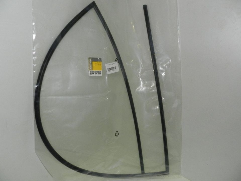 Megane 2-II Ön Cam Alt Fitili Lastiği (2003-2010) 8200220440 -Renault Mais