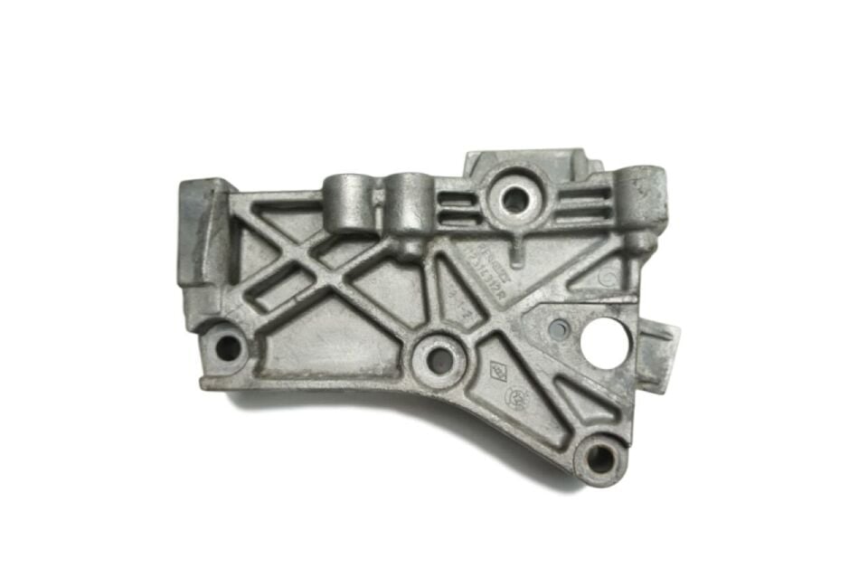 Megane 3-III Fluence Duster 1-I Silindir Kapak Bağlantı Ayağı 1.5Dci K9K 112314312R-7700871583 -Mais