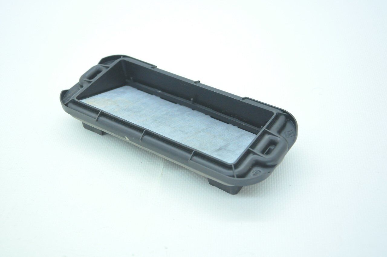 Clio 2-II Bagaj Havalandırma Izgarası (1998-2008) 7700817803 -Renault Mais