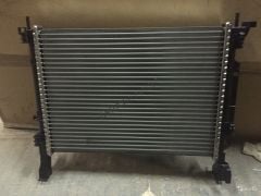 Kango 3 Motor Su Radyatörü 8200418328 -Veka