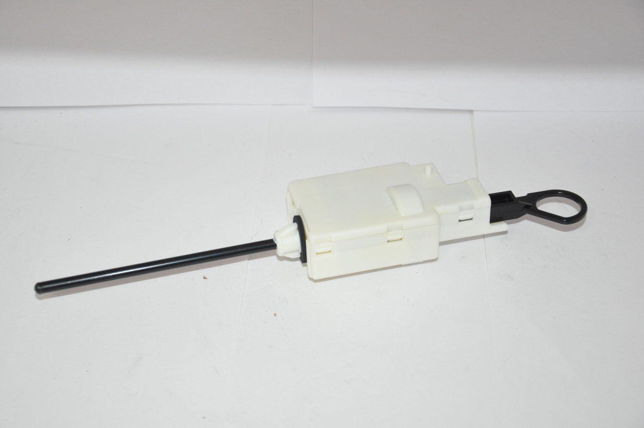 Trafic 2-II Depo Kapak Kilit Motoru (2002-2012) 8200032984 -Renault Mais
