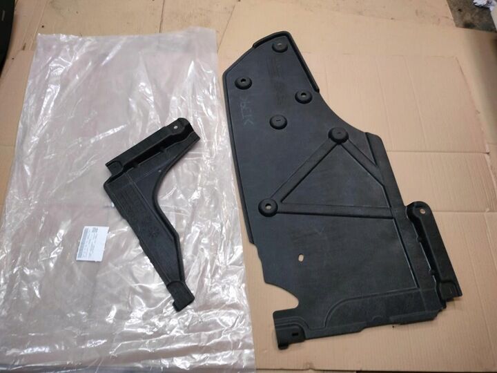 Clio 5-V Arka Alt Dingil Koruma Bakaliti Muhafazası 2020-> 748W14518R -Renault Mais